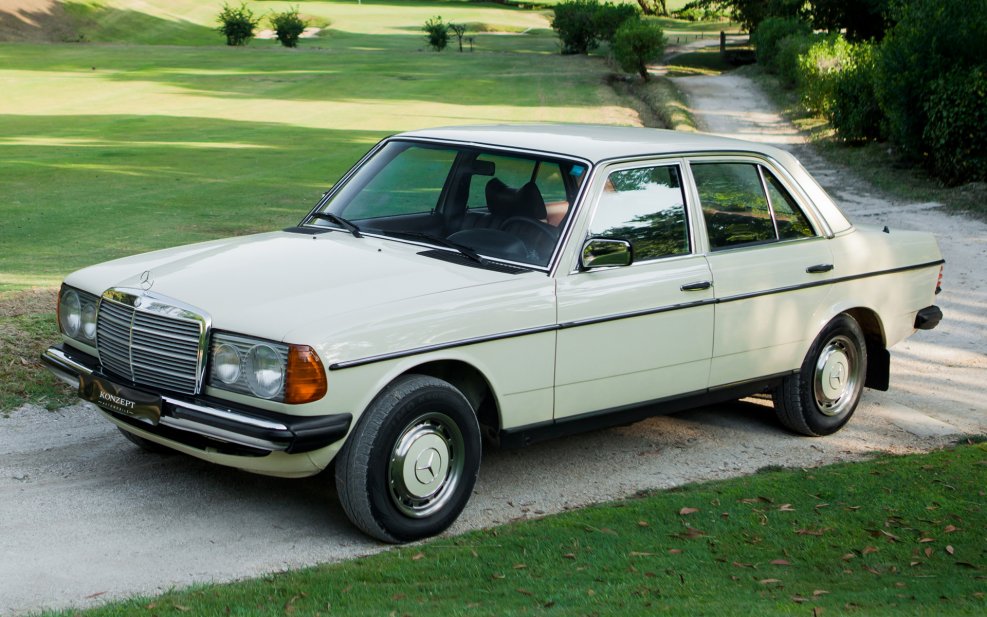 Мерседес Бенц 300d