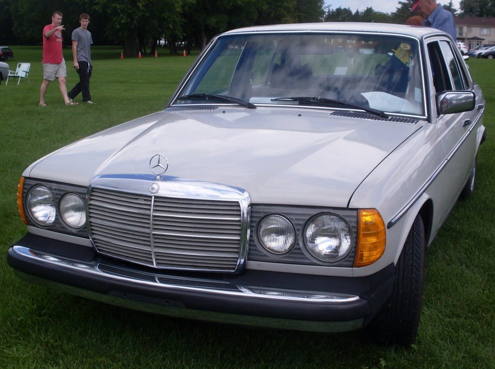 Мерседес Бенц 300d