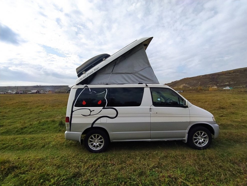 Mazda Bongo 2005 салон