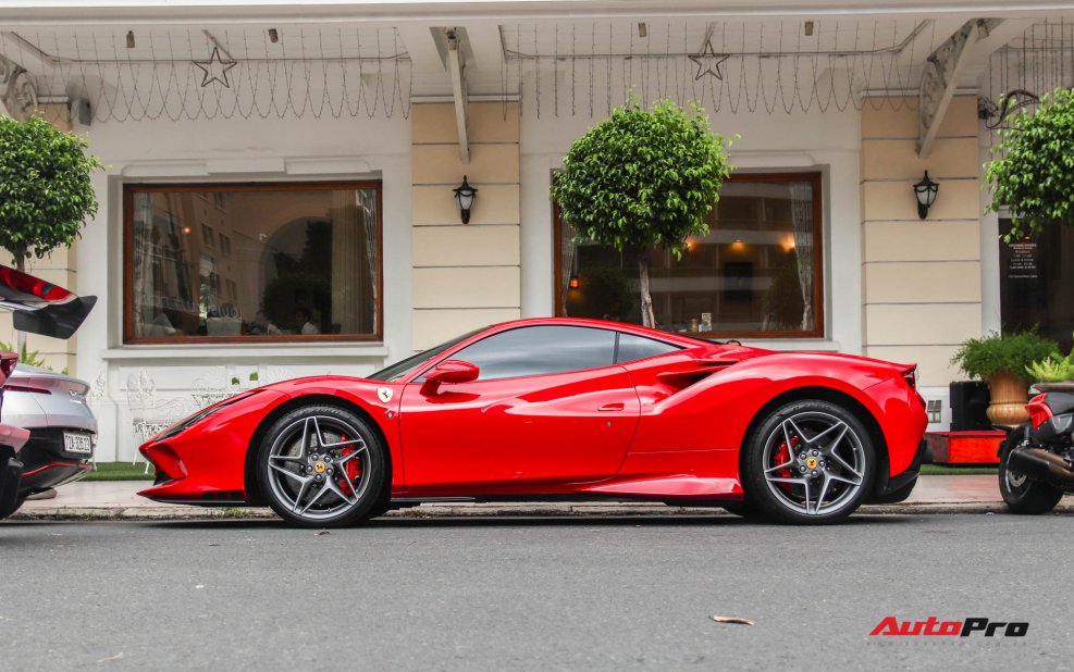 Ferrari f8 2019
