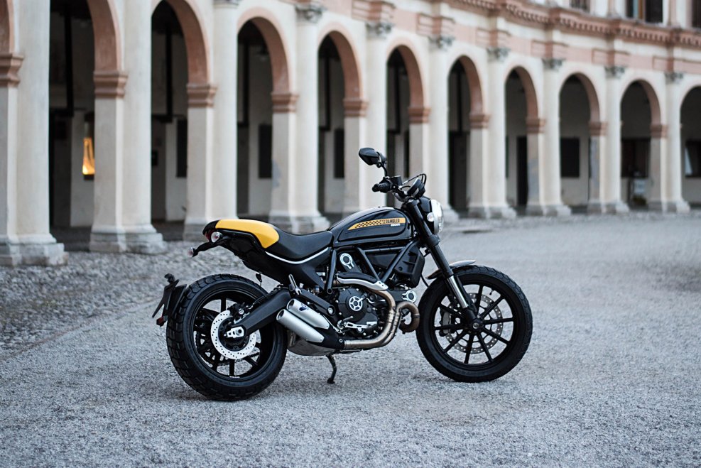 Мотоцикл Scrambler Ducati Full Throttle
