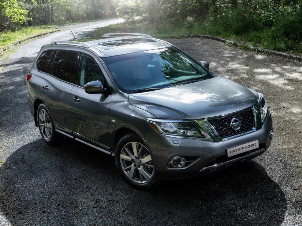 Nissan Pathfinder r52 Hybrid