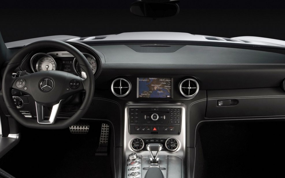 Mercedes Benz SLS AMG Interior