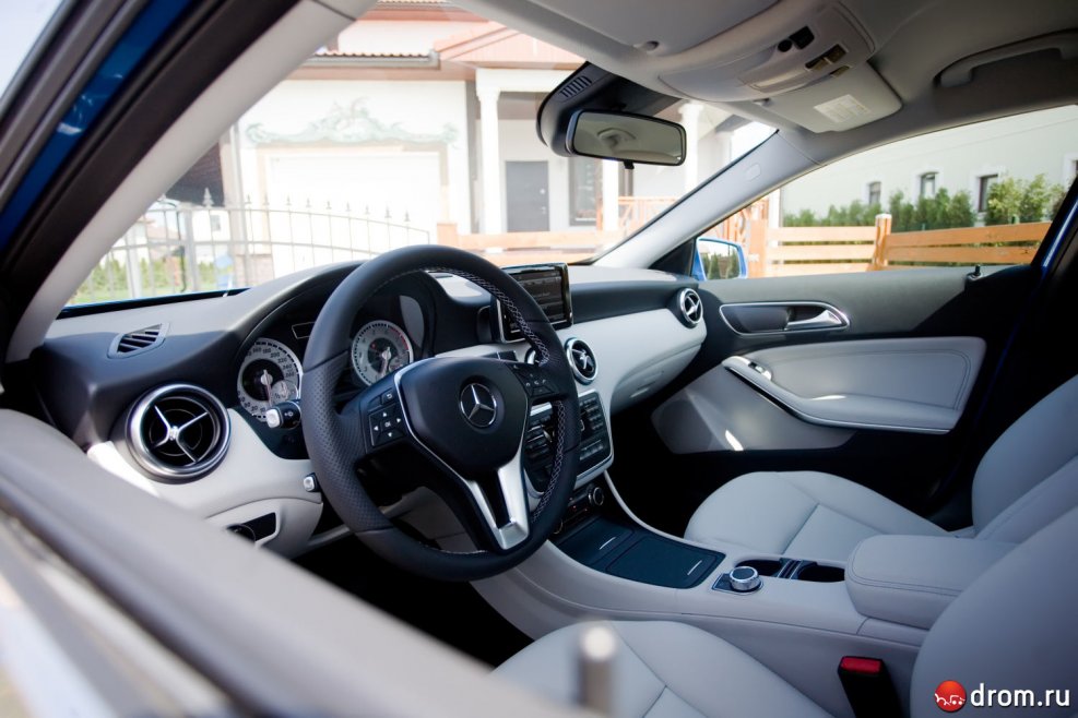 Мерседес CLA 200 белый салон