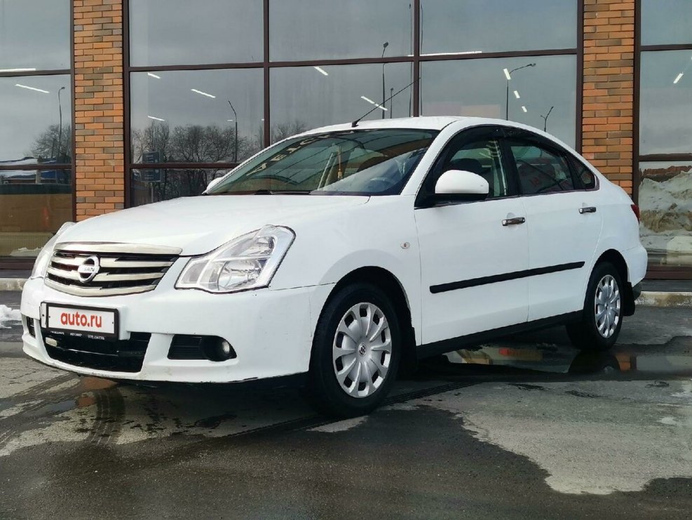Nissan Almera g15 Вишневая
