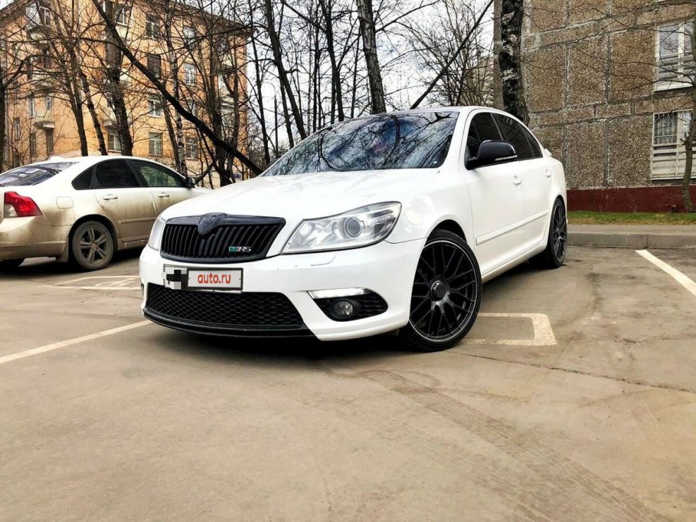 Красная Шкода Октавия а5