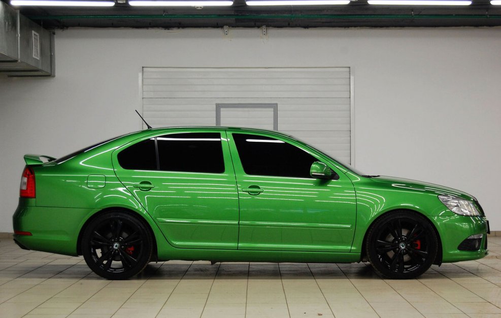 Skoda Octavia a5 RS зеленая