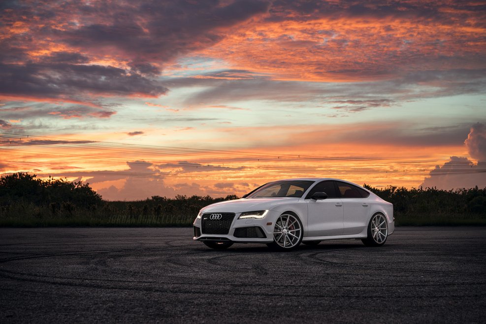 Ауди rs7 на закате