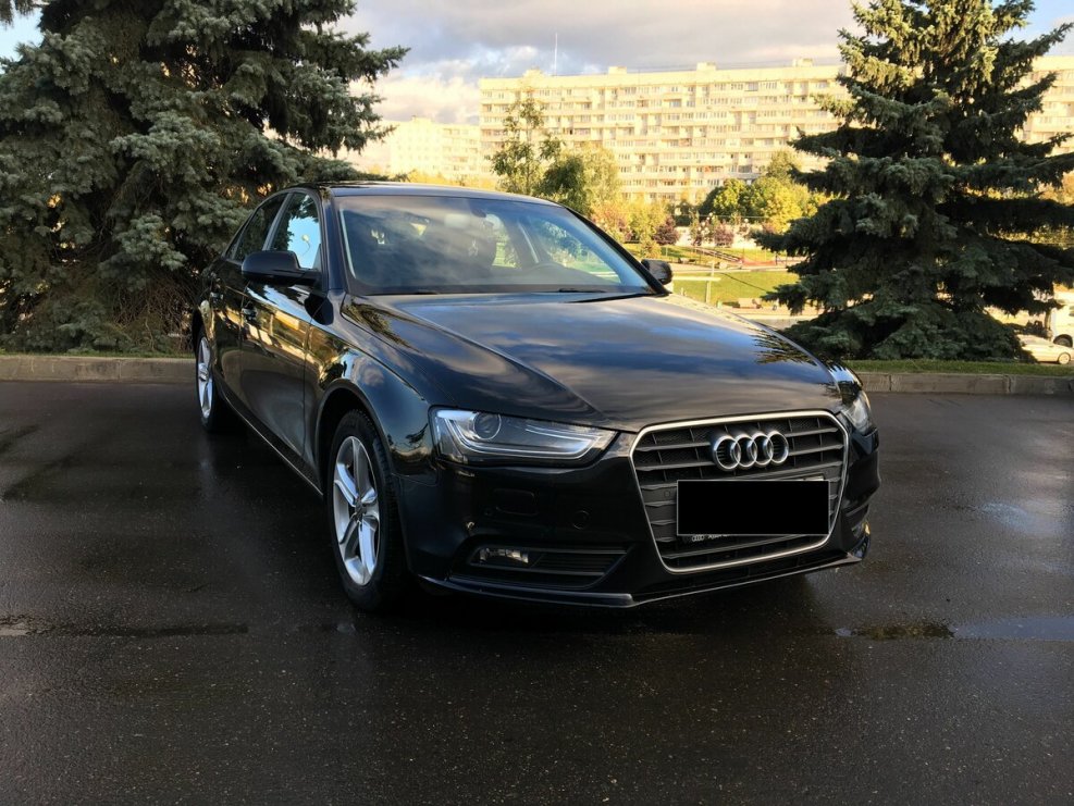 Черная Ауди а4 б8 2014