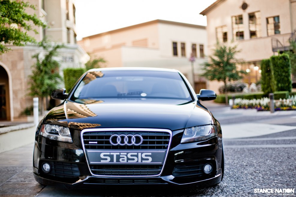 Audi a4 черная