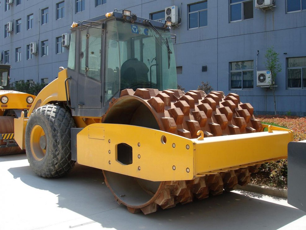 Каток грунтовый xs142