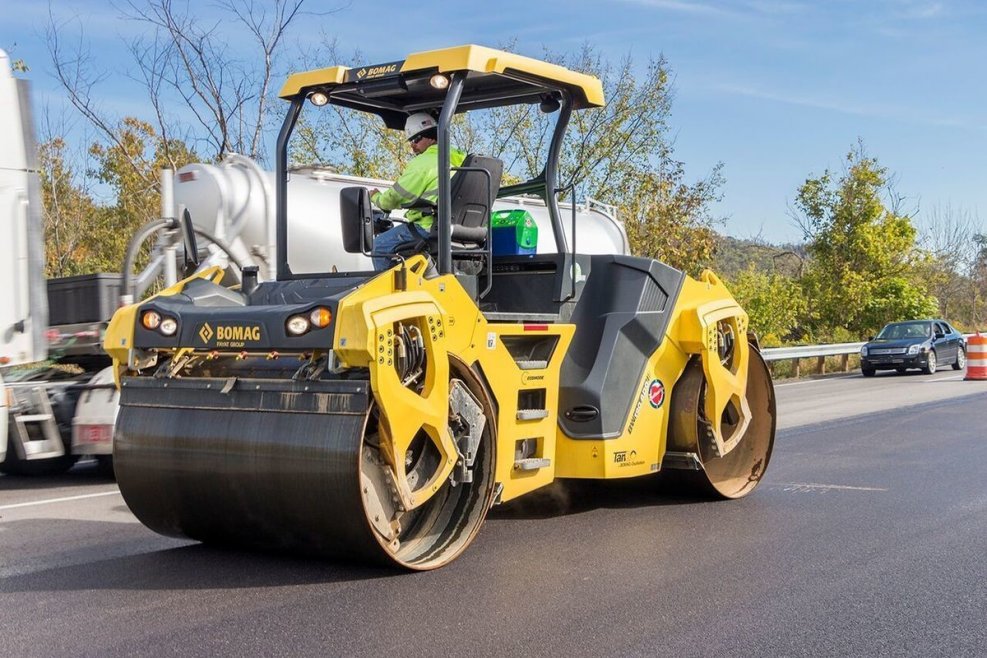 Каток асфальтовый Bomag