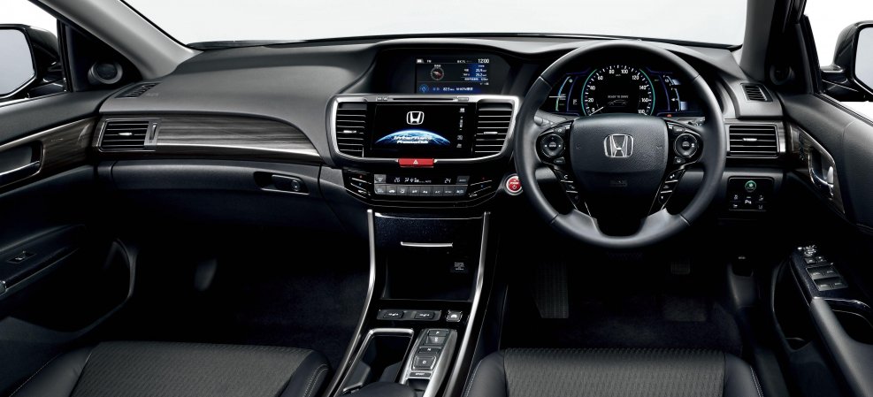 Honda Accord IX Торпедо 2011