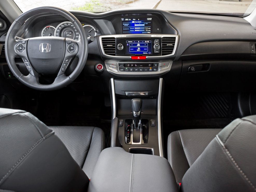 Honda Accord 2013 салон