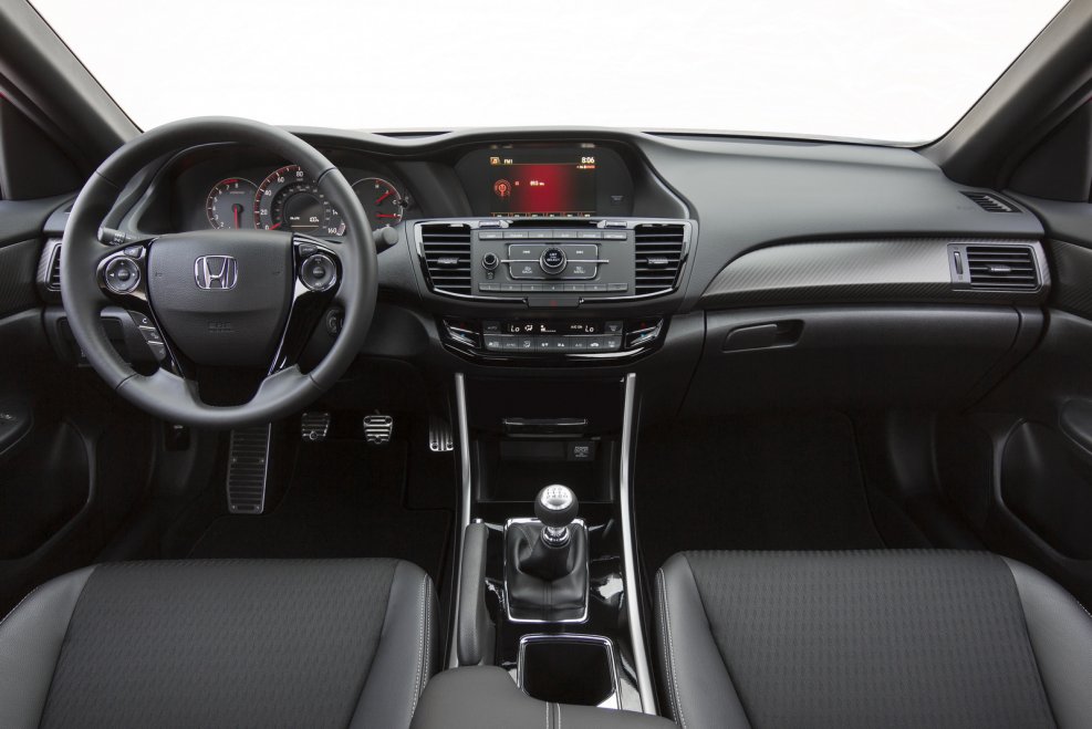 Honda Accord IX Торпедо 2016