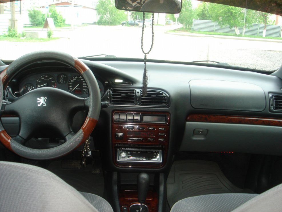 Peugeot 406 2001 салон