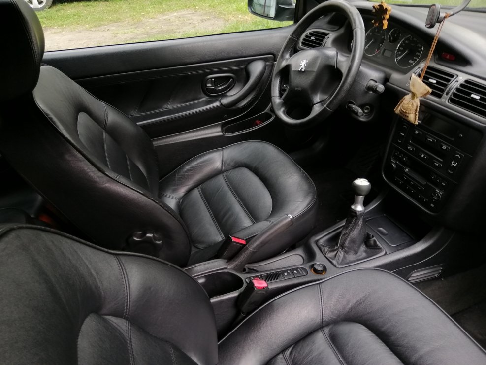 Peugeot 406 Coupe салон