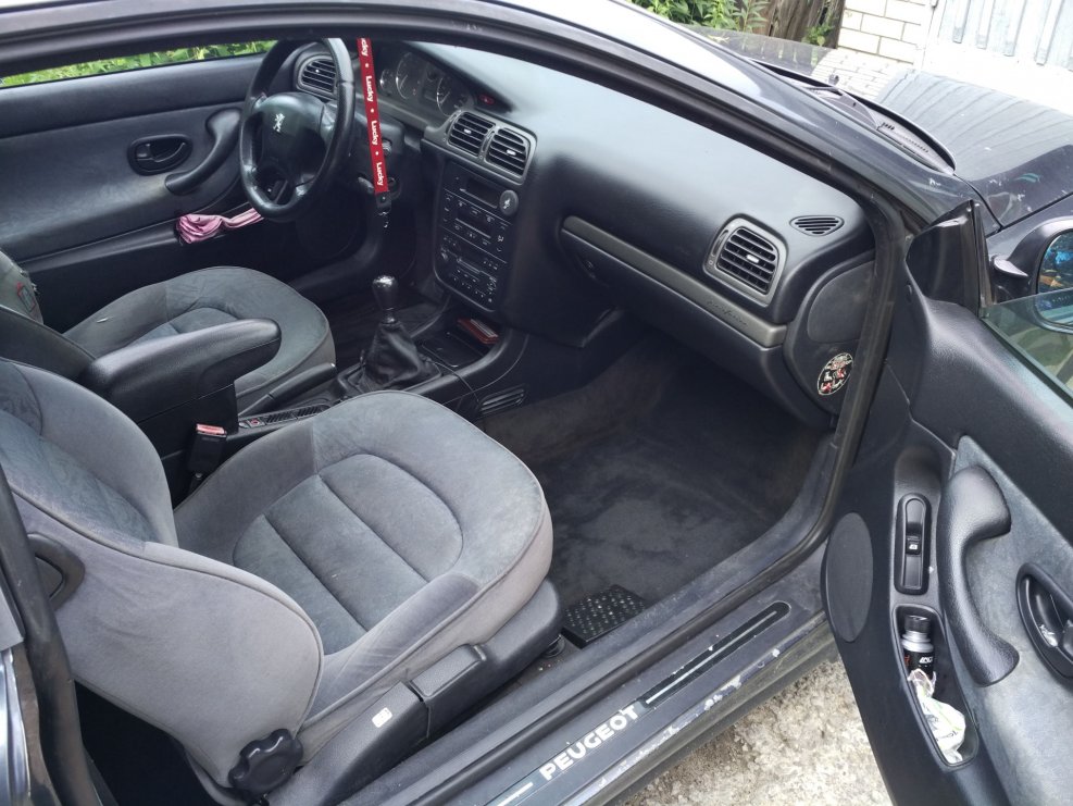 Peugeot 406 Coupe салон