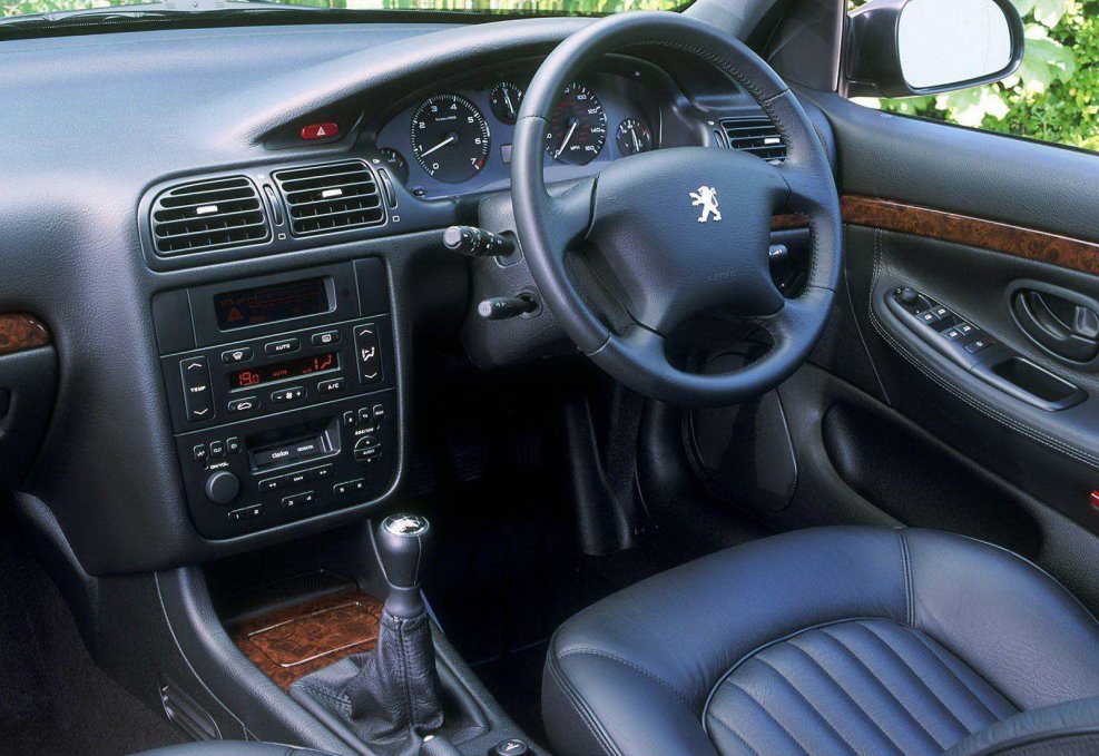 Peugeot 406 седан салон