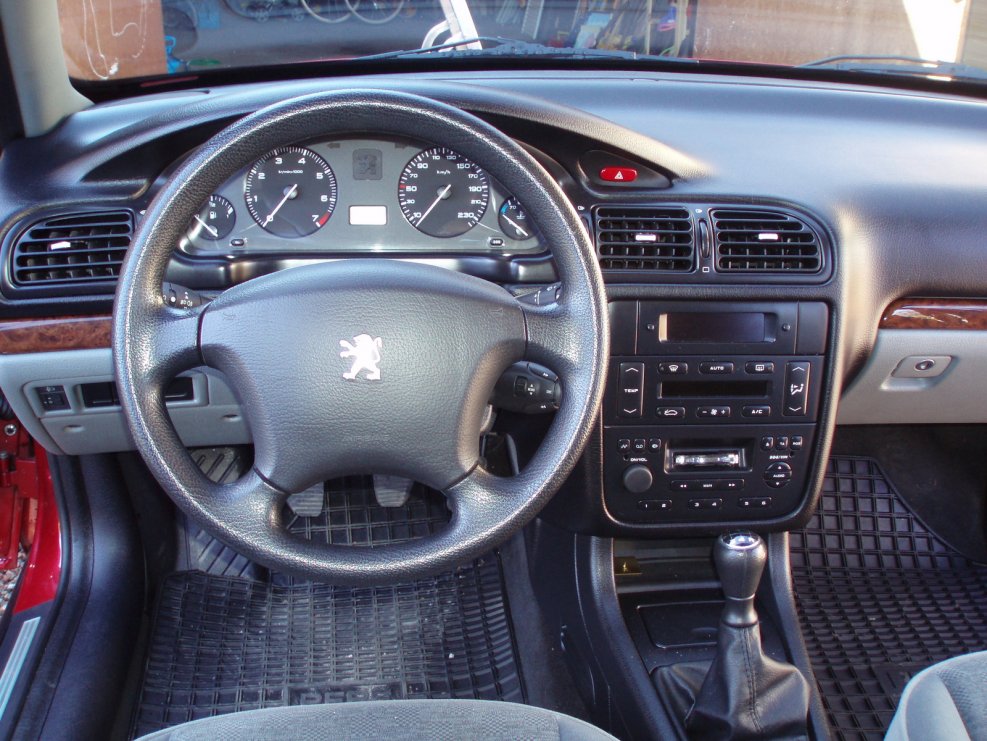 Peugeot 406 Coupe 2003 Interior