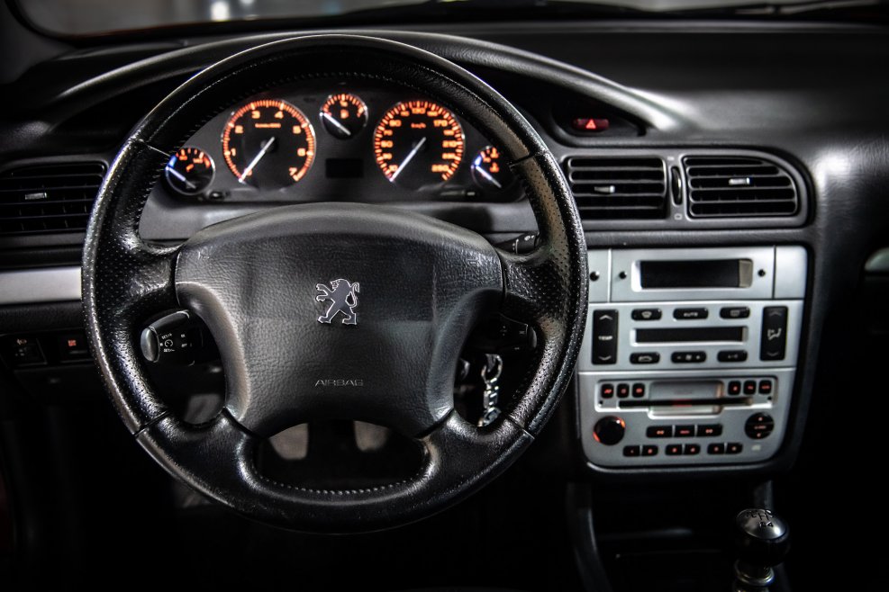 Peugeot 406 Interior