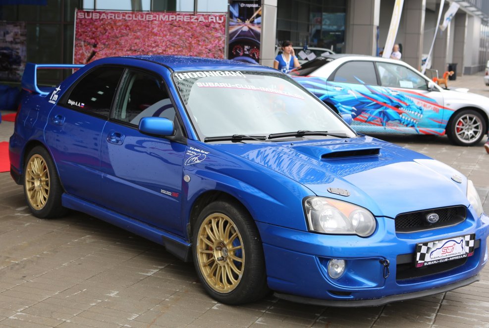 Subaru Impreza WRX серая