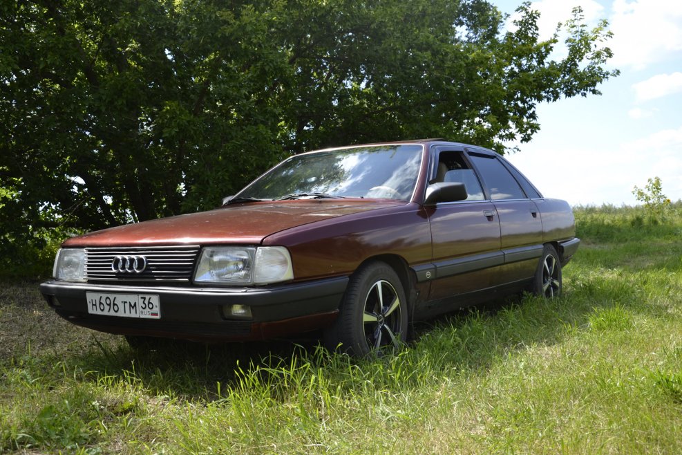 Audi 100 83