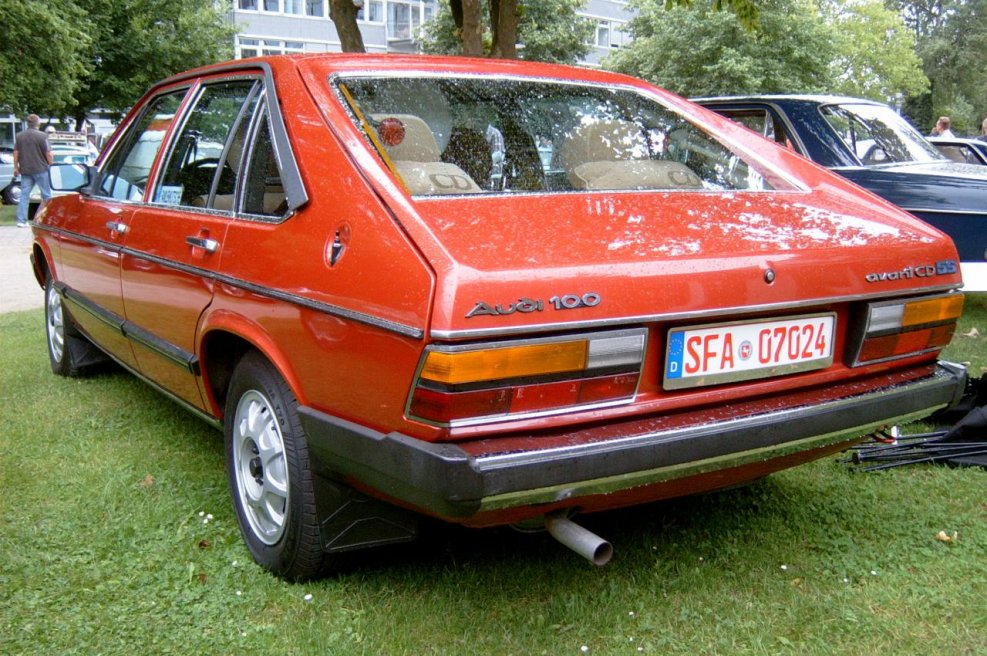 Audi 100 c2