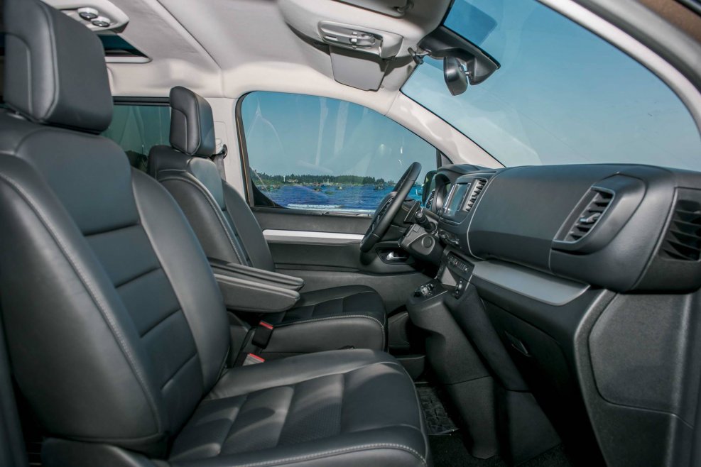 Peugeot traveller i long салон