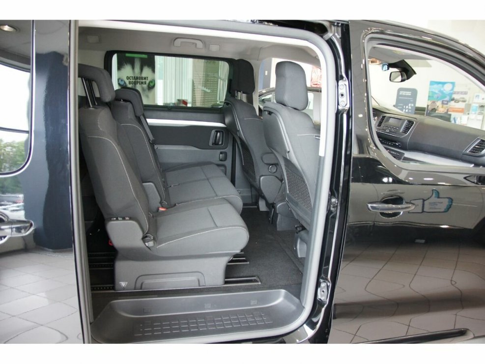 Peugeot traveller Active Standard салон