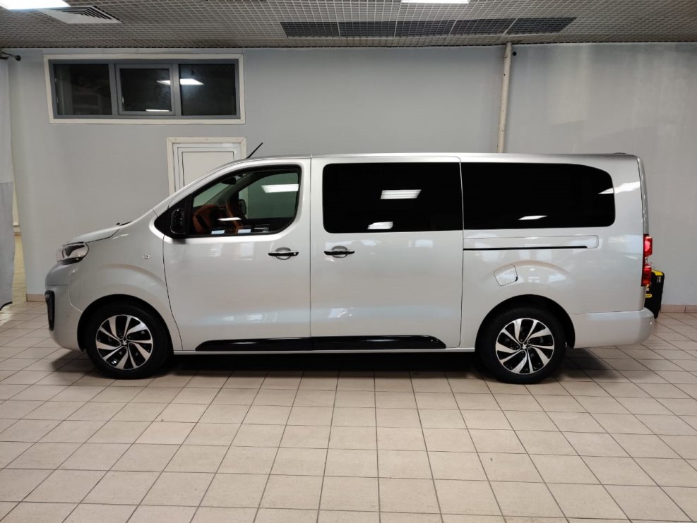 Peugeot traveller r20