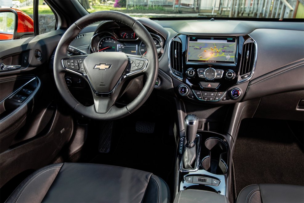 Chevrolet Camaro v салон