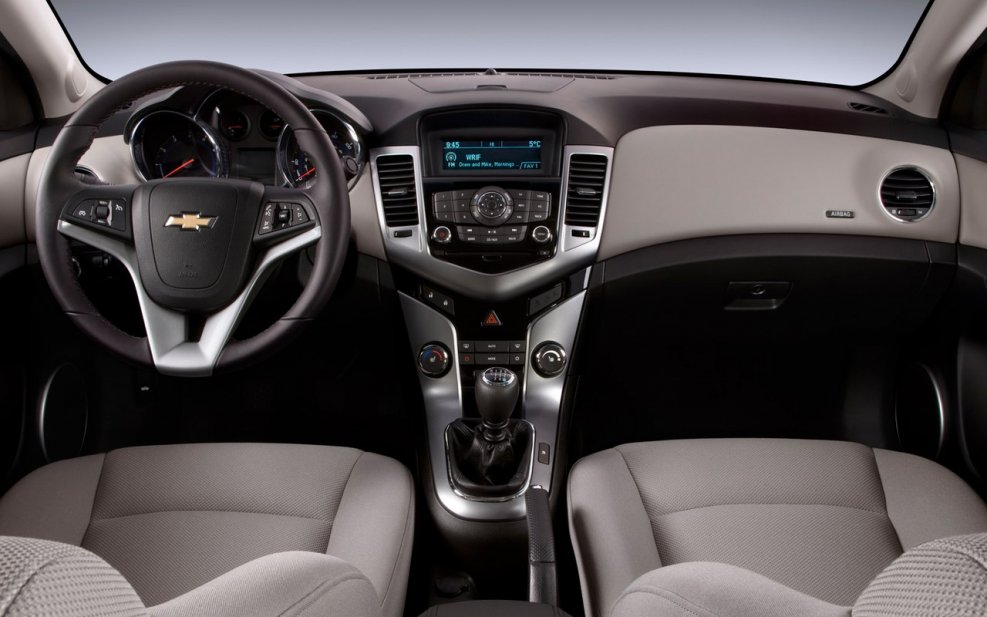 Chevrolet Cruze 2010 салон