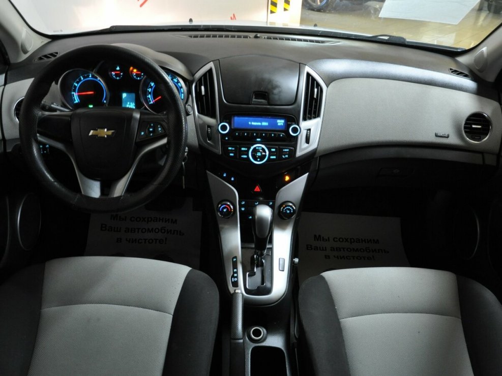 Chevrolet Cruze 2008 салон