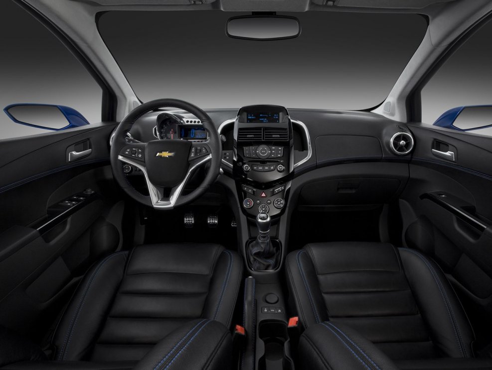 Chevrolet Aveo t300 салон
