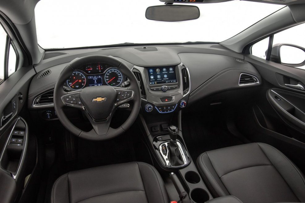 Chevrolet Aveo 2012 седан салон