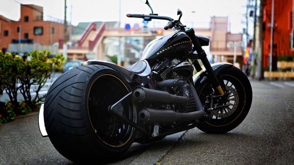 Мотоцикл Harley Davidson чоппер