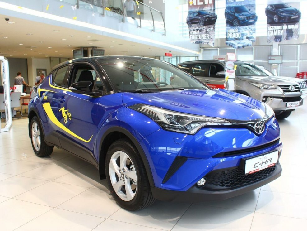 Toyota Chr c-HR синий