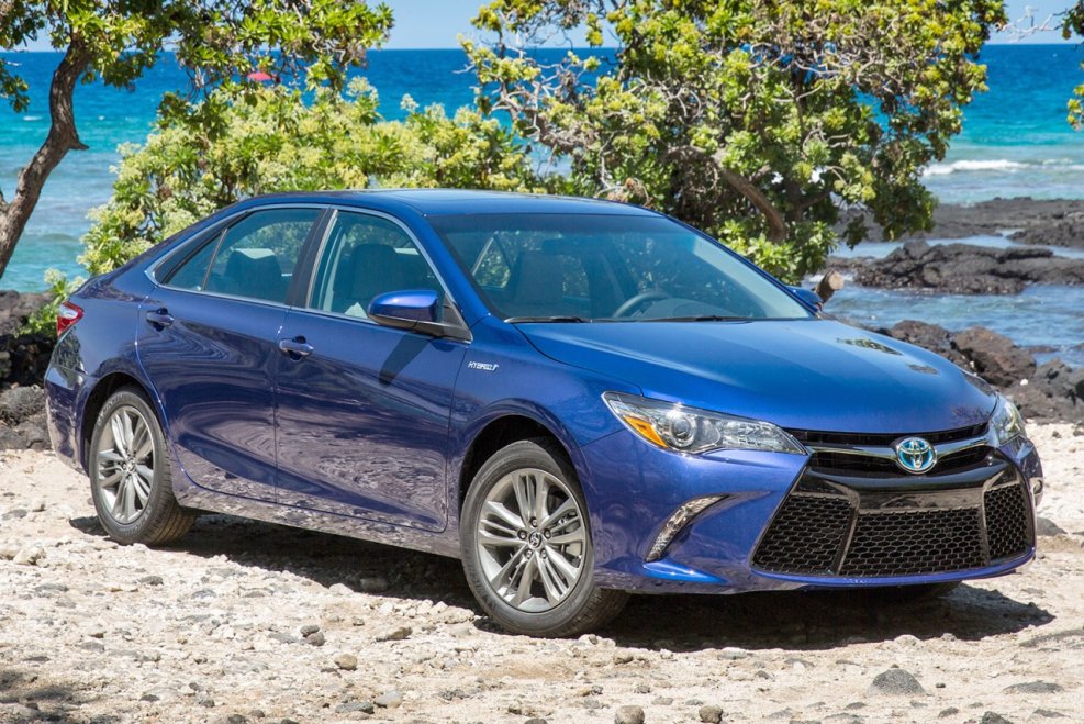 Toyota Camry синяя