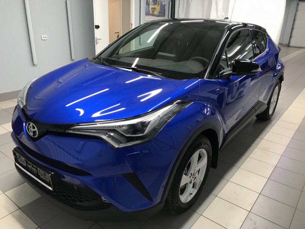Toyota Chr голубая