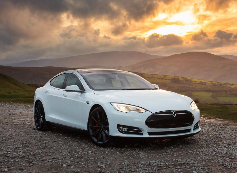 Машина Tesla model s