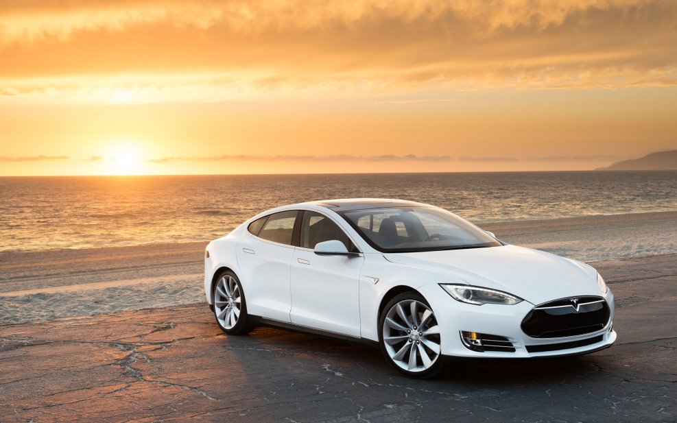 Машина Tesla model s