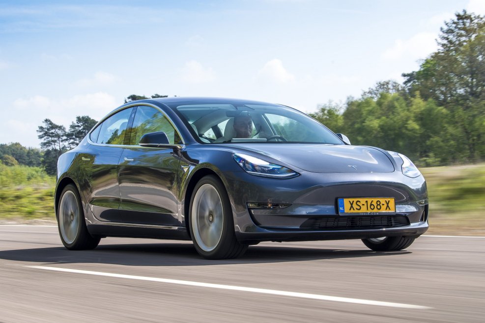 Tesla model s p90d