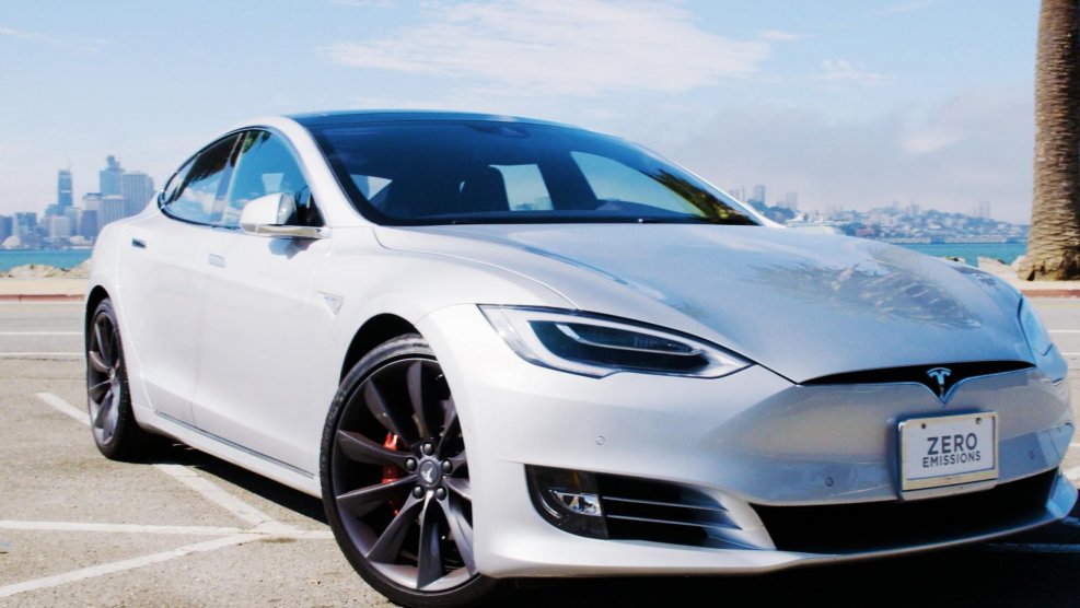Tesla model s Signature Perfomance