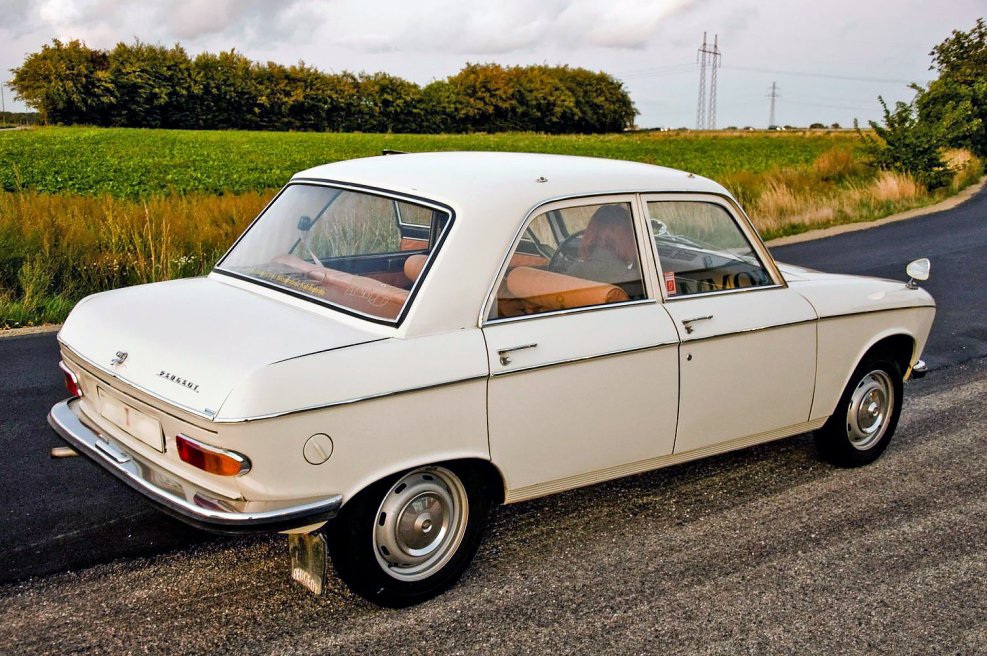 Peugeot 204 sedan