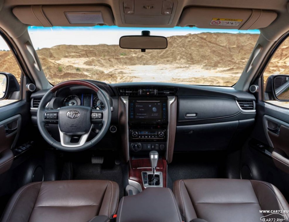 Toyota Fortuner 2017 салон