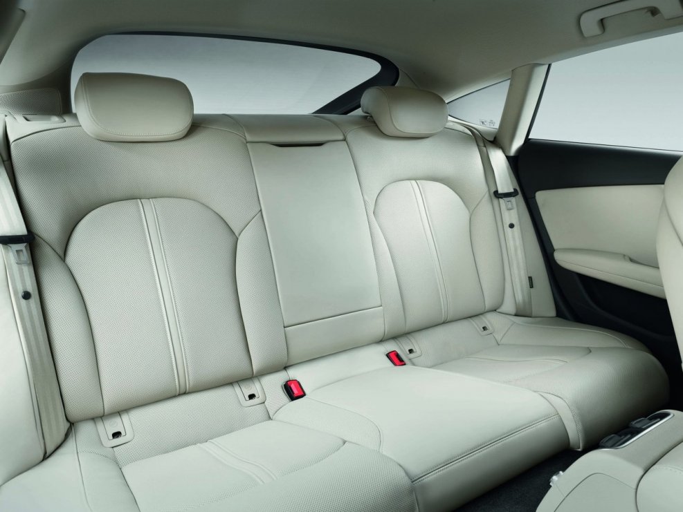 Audi a7 салон сзади