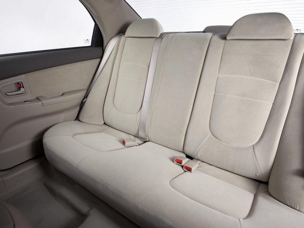 Kia Cerato 2007 заднее сиденье