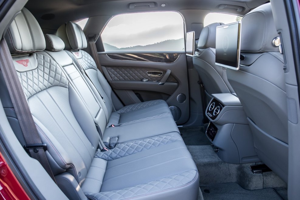 Bentley Bentayga салон сзади
