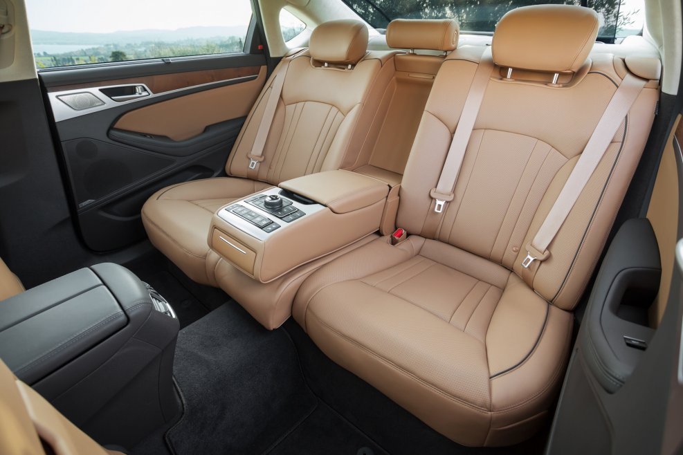 Genesis g80 салон сзади